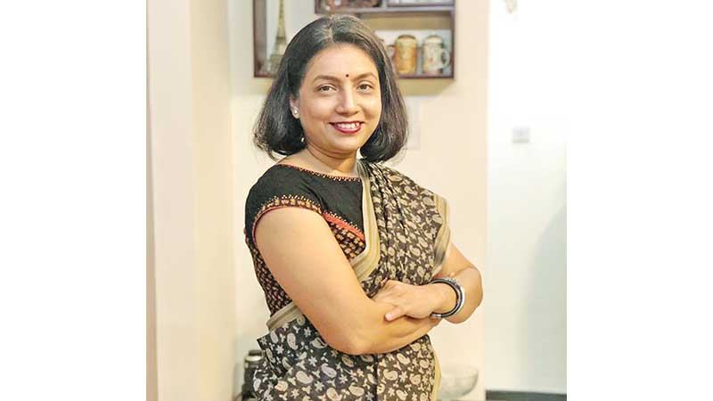 হিম্মতি মাঈ শীর্ষক পারফরম্যান্স আর্ট