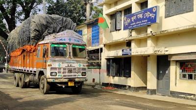 সোমবার থেকে হিলি স্থলবন্দর দিয়ে গম আমদানির সম্ভাবনা