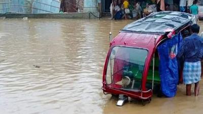 আধা ঘণ্টার বৃষ্টিতে পানির নিচে কক্সবাজার শহর