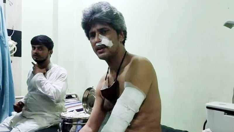 চমেকে জোনায়েদ সাকির ওপর হামলা