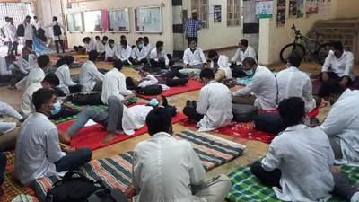 হল সংস্কারের দাবিতে ওসমানী মেডিকেলের শিক্ষার্থীদের বিক্ষোভ