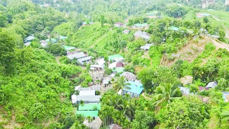 আশ্রয়কেন্দ্রে যেতে চাইছে না ঝুঁকিতে থাকা মানুষ