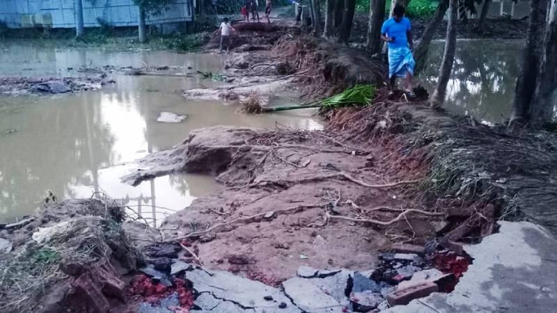 ফেনীতে দৃশ্যমান হয়ে উঠছে বন্যার ক্ষয়ক্ষতি