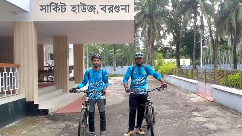 পদ্মা সেতু উদ্বোধনীতে যোগ দিতে সাইকেলে দুই কিশোরের ২২১ কিমি পাড়ি
