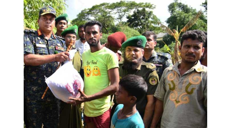 সিলেটে আনসার ভিডিপির মহাপরিচালকের ত্রাণ বিতরণ