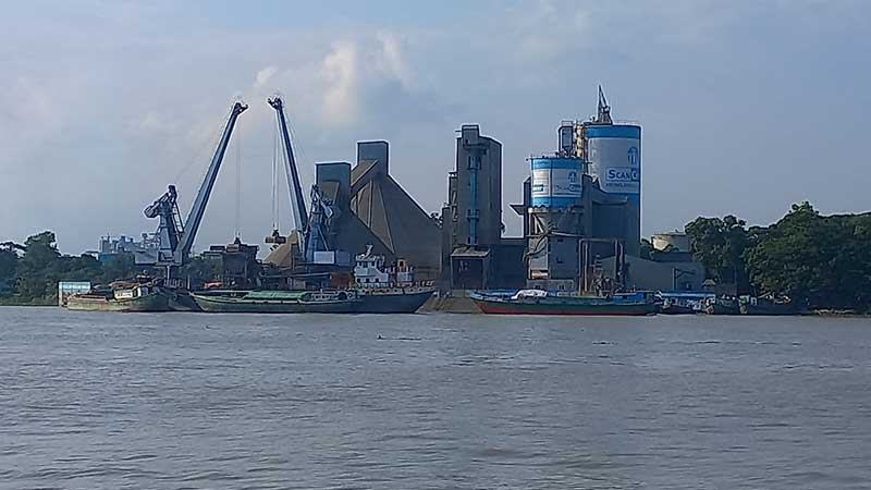 অবৈধ দখলে ধলেশ্বরী নদীর দুই তীর