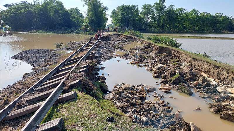বন্যার পানিতে ক্ষতবিক্ষত সিলেট ছাতক রেলপথ