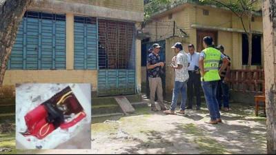 সিরাজগঞ্জে শিক্ষকের বাড়িতে বোমাসদৃশ বস্তু, ঘটনাস্থলে বোমা নিষ্ক্রিয়করণ দল