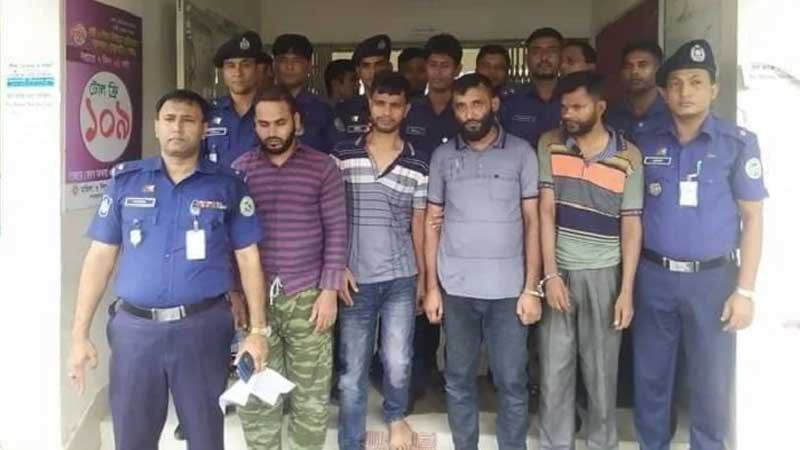 পুলিশের সঙ্গে গোলাগুলি বরিশালে চার ডাকাত আটক