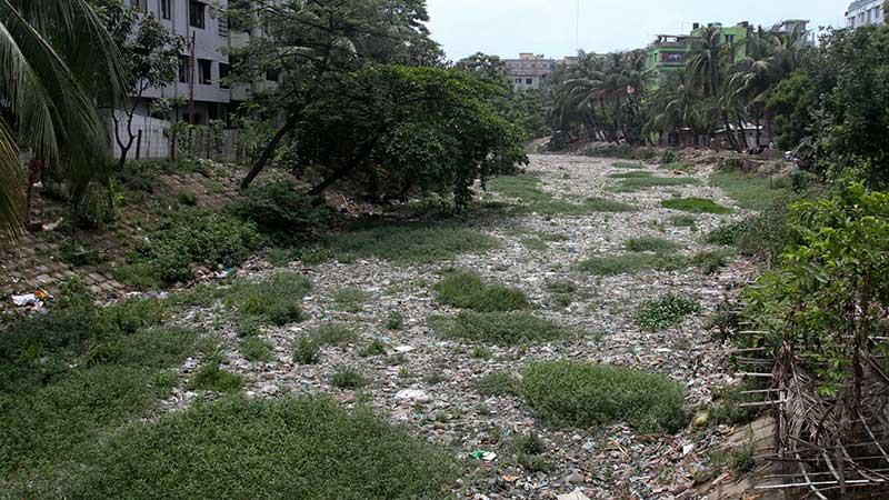 আইনি পদক্ষেপের অভাবে কমছে না রাজধানীর খাল দূষণ