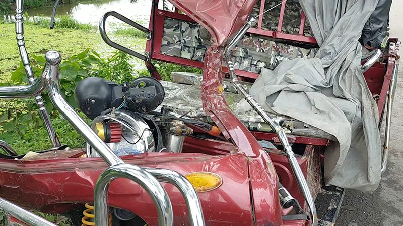 নেত্রকোনায় ট্রাকচাপায় ২ অটোরিকশাযাত্রীর মৃত্যু