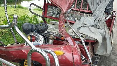 নেত্রকোনায় ট্রাকচাপায় ২ অটোরিকশাযাত্রীর মৃত্যু