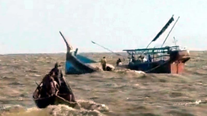 বঙ্গোপসাগরে মাছ ধরা ট্রলারে ডাকাতি