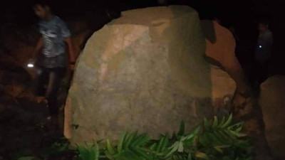 ঝড়বৃষ্টি ছাড়াই পাহাড়ধস, বাঘাইহাট-মারিশ্যা সড়কে ভারী যান চলাচল বন্ধ