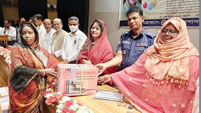 পটুয়াখালীতে বেগম ফজিলাতুননেছা মুজিবের জন্মবার্ষিকী উদযাপিত