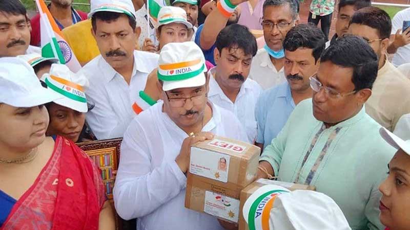 প্রধানমন্ত্রীকে রাখি উপহার দিল ভারত