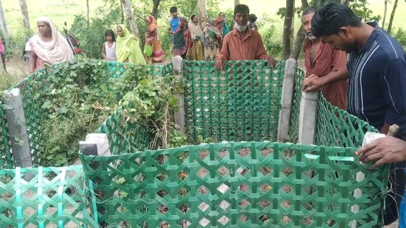 মানিকগঞ্জে একরাতে দুটি কবরস্থানের ১২ কঙ্কাল চুরি