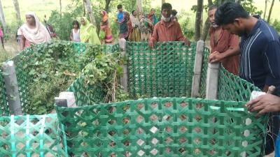 মানিকগঞ্জে একরাতে দুটি কবরস্থানের ১২ কঙ্কাল চুরি