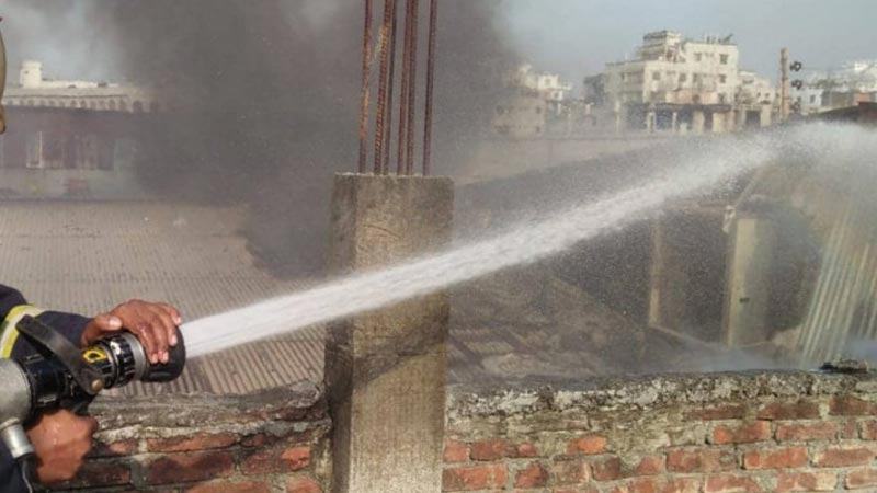 মাতুয়াইলে প্যাকেজিং কারখানার আগুন নিয়ন্ত্রণে