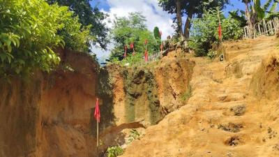 শ্রীমঙ্গলে টিলা ধসে চার নারীর মৃত্যু