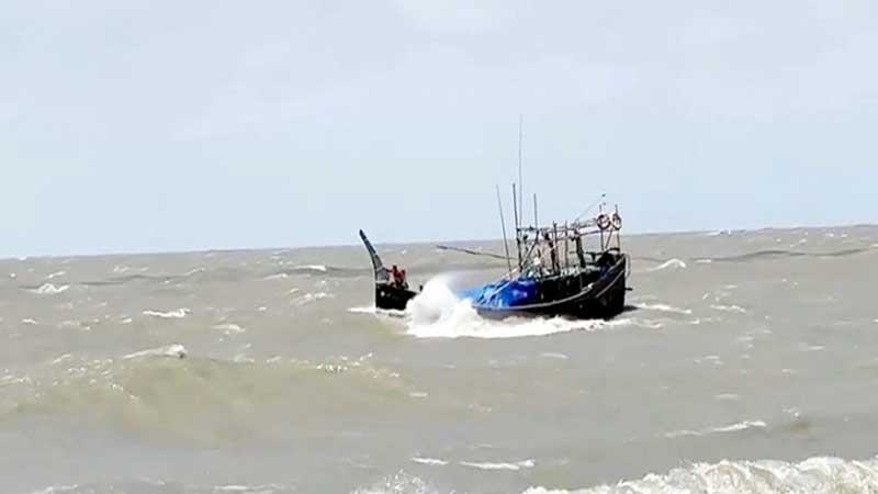 দুই জেলের মৃত্যু নিখোঁজ ২