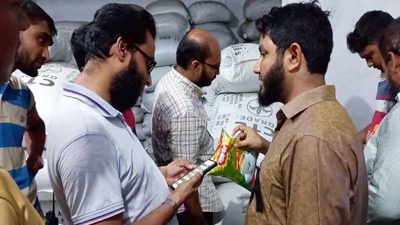 পঞ্চগড়ে ২১২ বস্তা চা জব্দ, গুদাম সিলগালা