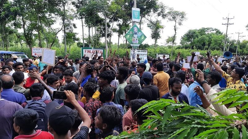 মৌলভীবাজারে পঞ্চায়েত প্রধানদের বৈঠকেও সমাধান আসেনি