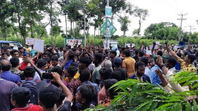 মৌলভীবাজারে পঞ্চায়েত প্রধানদের বৈঠকেও সমাধান আসেনি