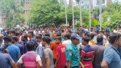 ভাড়া বাড়ানোর দাবিতে রাজশাহীতে ধর্মঘটে অটোরিকশা চালকরা