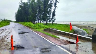 হুমকিতে দেশের একমাত্র মেরিন ড্রাইভ