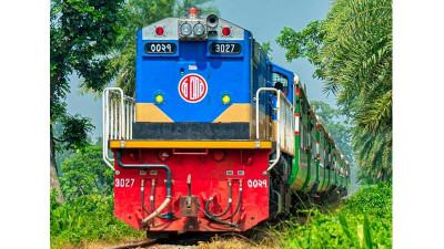 ৩ ঘণ্টা পর ছাড়ল লালমনি এক্সপ্রেস ট্রেন