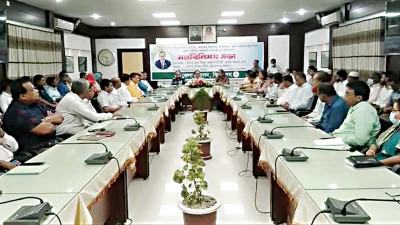 বিভাগীয় কমিশনারের সঙ্গে সরকারি কর্মকর্তাদের মতবিনিময়
