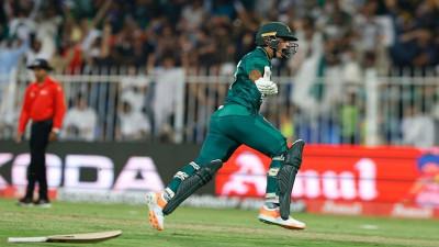 হাসনাইনের ব্যাট দিয়ে সেই ছক্কা দুটি হাঁকান নাসিম