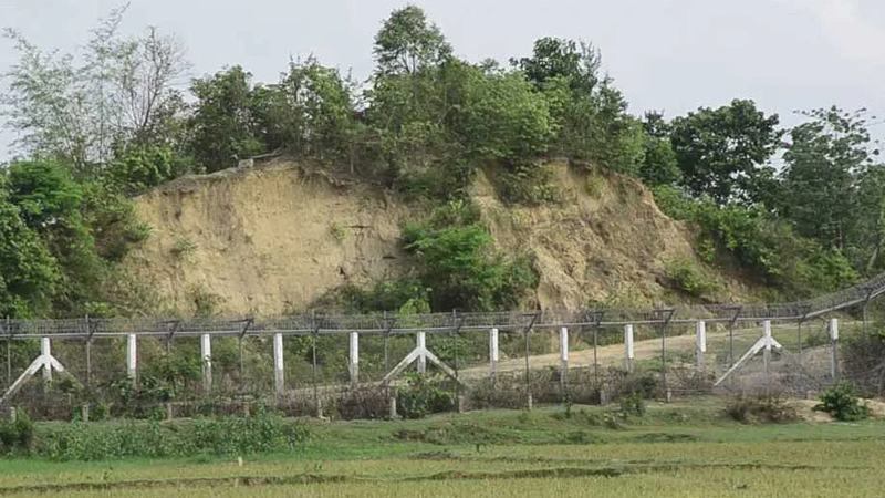 আতঙ্কে সীমান্তের ১৫ বিদ্যালয়ে কমে গিয়েছে শিক্ষার্থীর উপস্থিতি