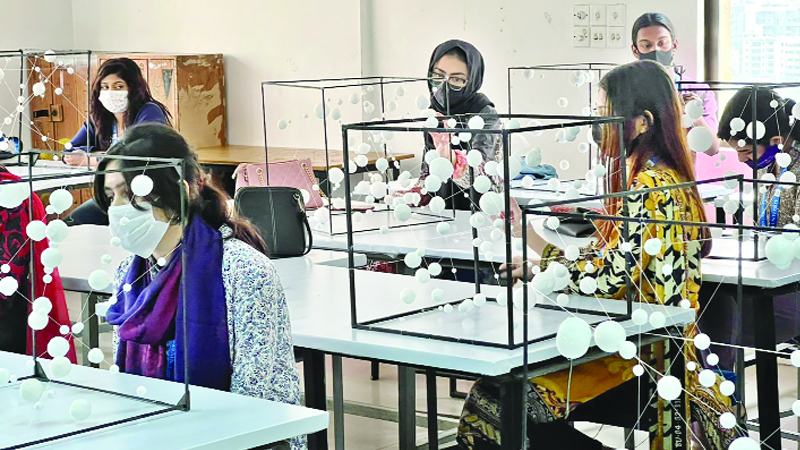 স্থাপত্যবিদ্যা পড়ানো হয় যেসব বিশ্ববিদ্যালয়ে