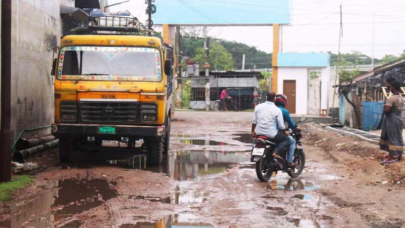 ২৬ বছরেও প্রয়োজনীয় অবকাঠামো উন্নয়ন হয়নি