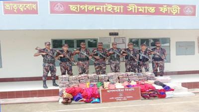 ফেনীতে ২৩ লাখ টাকার ভারতীয় কাপড় উদ্ধার