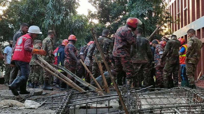 খাগড়াছড়িতে জেলা পরিষদ ভবনের ছাদ ধসে নিহত ২