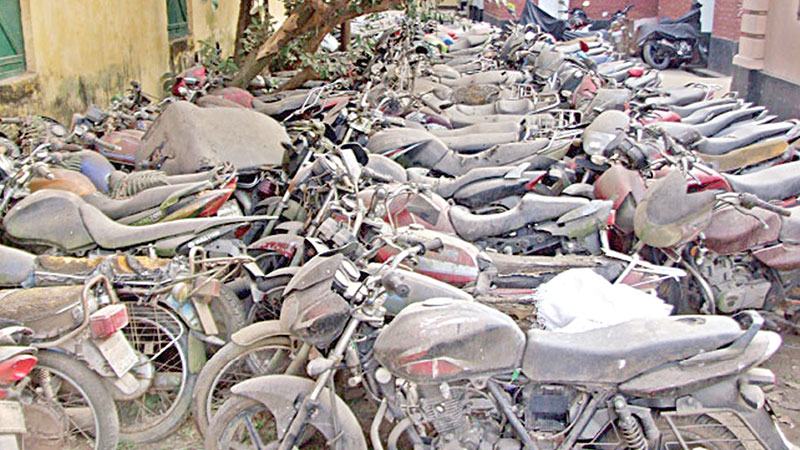 থানা চত্বরে নষ্ট হচ্ছে ১২ হাজার মোটরসাইকেল