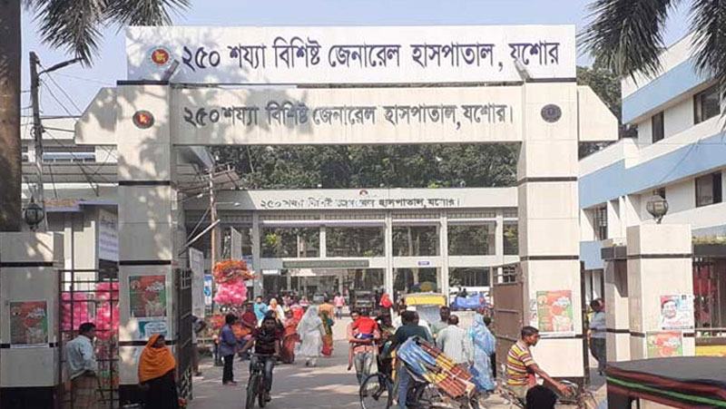একসঙ্গে ৩০ চিকিৎসক কক্সবাজারে, দুর্ভোগে রোগী