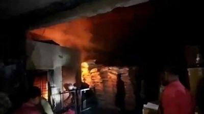 স্থলবন্দরে অগ্নিকাণ্ড