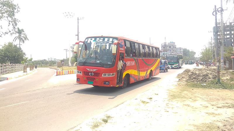 রাজশাহী-রংপুর রুটে নেই যাত্রীবাহী বাস, শুক্র-শনি বাসমালিকদের ধর্মঘট