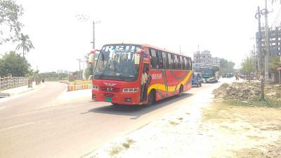 রাজশাহী-রংপুর রুটে নেই যাত্রীবাহী বাস, শুক্র-শনি বাসমালিকদের ধর্মঘট