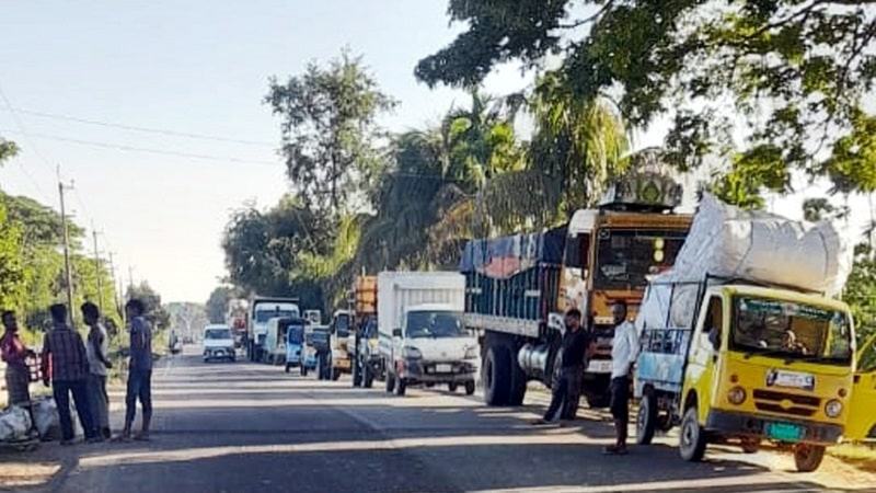 পাথর কোয়ারি খুলে না দিলে সিলেটে ধর্মঘট বাড়ানোর হুমকি