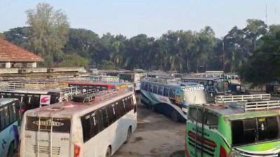 ভোলায় হঠাৎ বন্ধ বাস চলাচল,  যাত্রী ভোগান্তি চরমে