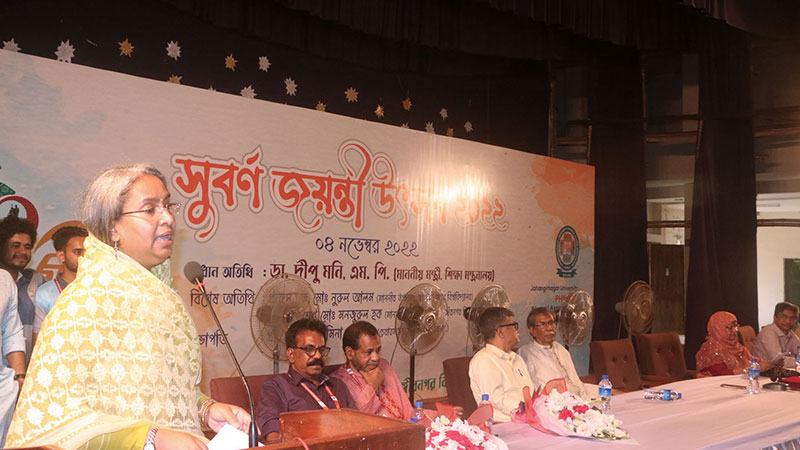 বিশ্ববিদ্যালয়ে ভর্তির ক্ষেত্রে সব প্রতিবন্ধকতা তুলে দেয়া উচিত