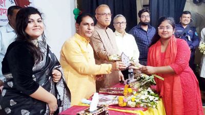 রাজবাড়ীতে মেধাবী শিক্ষার্থীদের সংবর্ধনা