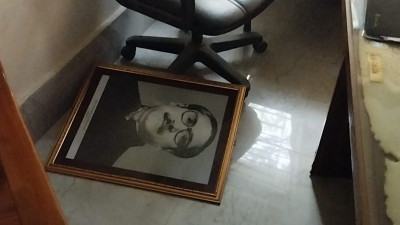 টিআর ও কাবিখা-কাবিটা প্রকল্পের ভাগাভাগি নিয়ে জনপ্রতিনিধিদের হাতাহাতি, অফিস ভাঙচুর
