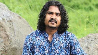 সড়ক দুর্ঘটনায় গীতিকারের মৃত্যু