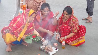 কুয়াকাটায় পূণ্যস্নানে শেষ হলো রাস উৎসব